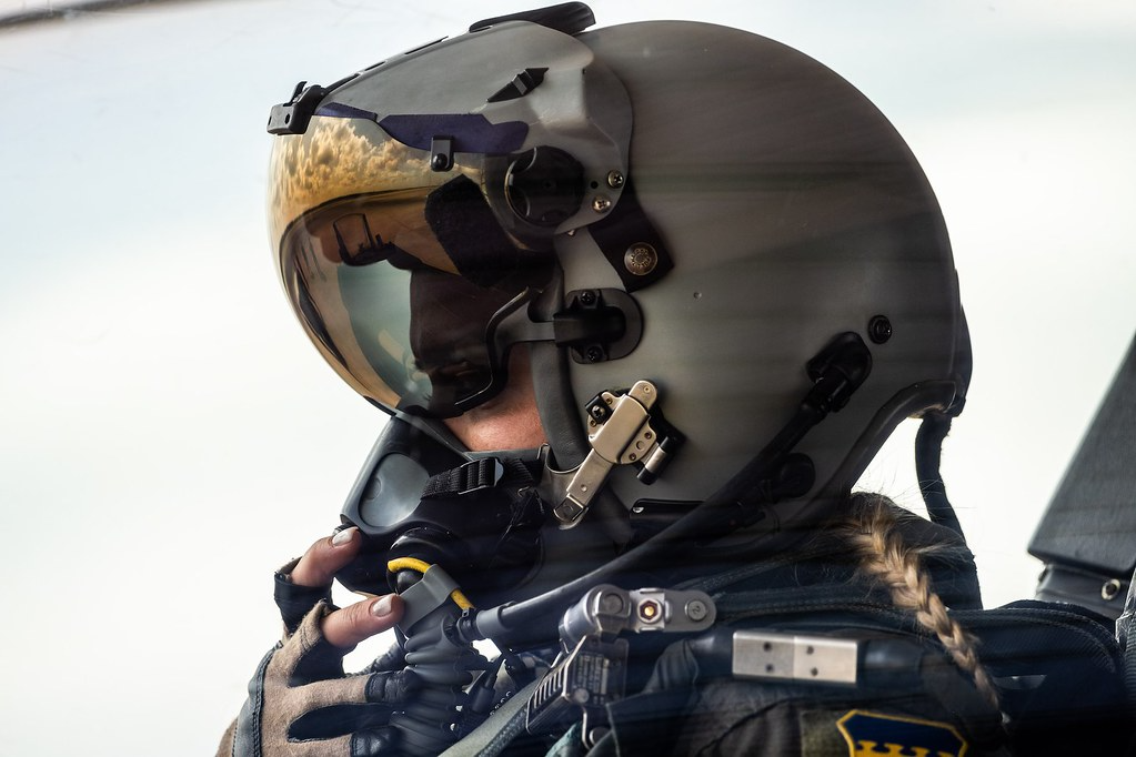 f35 helmet