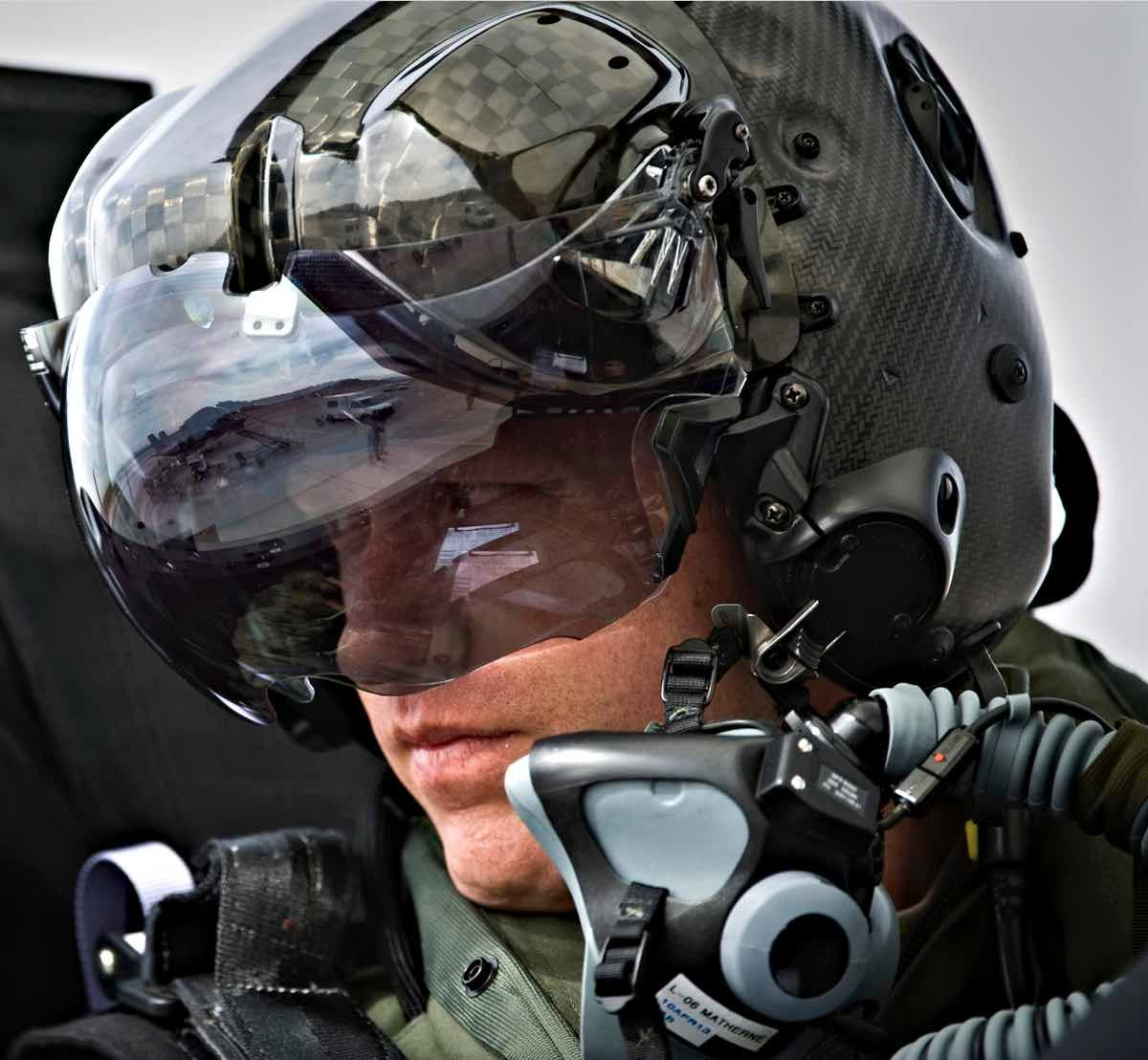 f35 helmet